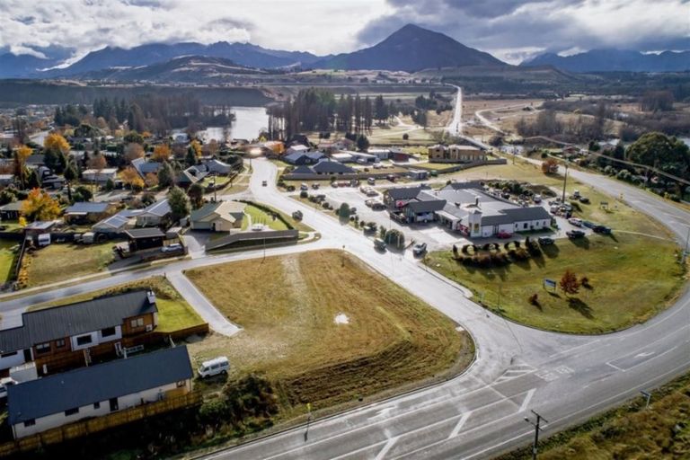 Photo of property in 2 Hebbard Court, Albert Town, Wanaka, 9305