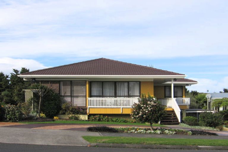 Photo of property in 26 Calluna Crescent, Totara Heights, Auckland, 2105