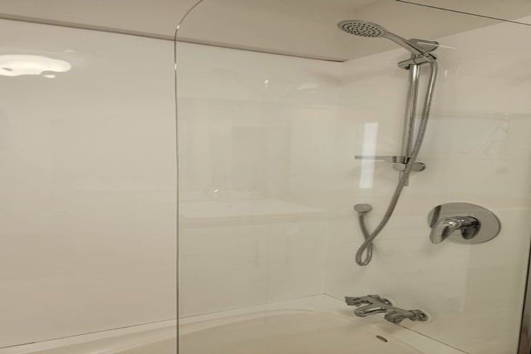 Photo of property in 41 Pohutukawa Avenue, Red Beach, 0932