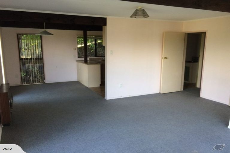Photo of property in 34 Pekanga Road, Normandale, Lower Hutt, 5010