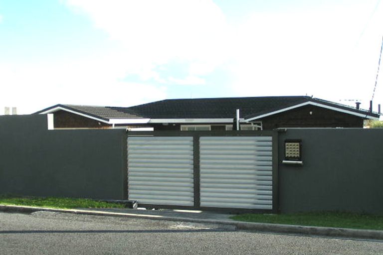 Photo of property in 12 Pine Ridge Terrace, Hauraki, Auckland, 0622