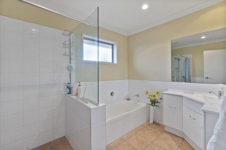 Photo of property in 104 Rototuna Road, Rototuna, Hamilton, 3210