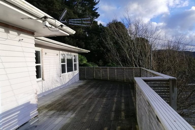 Photo of property in 32 Davis Grove, Wainuiomata, Lower Hutt, 5014