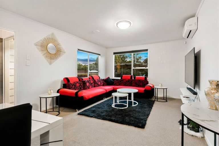 Photo of property in 529 Swanson Road, Ranui, Auckland, 0612