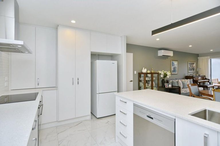 Photo of property in 16 Te Pakiaka Road, Pegasus, 7612