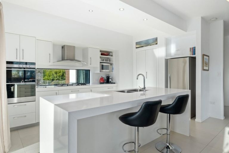 Photo of property in 5 Valley Crescent, Wanaka, 9305