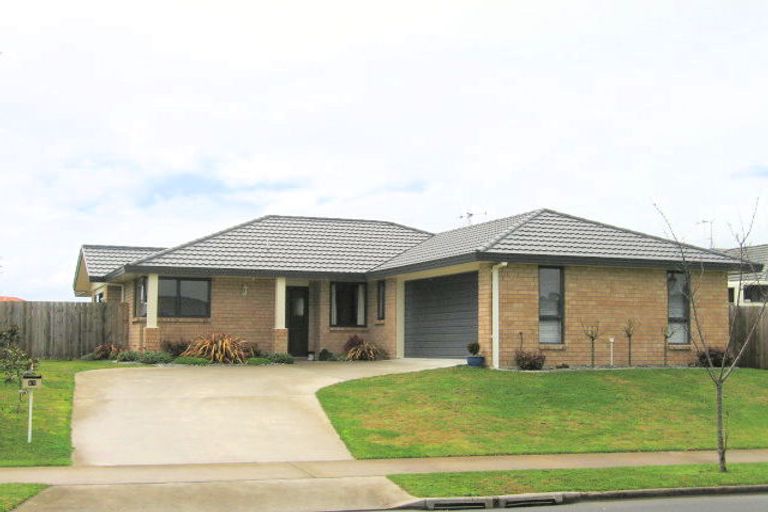 Photo of property in 13 Twickenham Place, Nawton, Hamilton, 3200