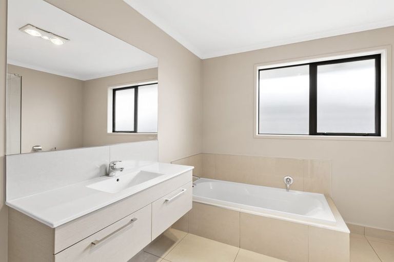 Photo of property in 73 Moonlight Drive, Rototuna North, Hamilton, 3210