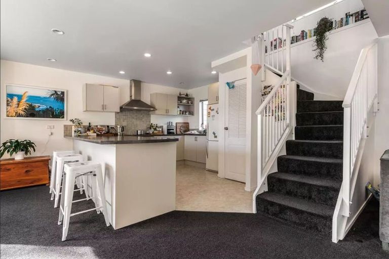Photo of property in 1/18 Argyle Road, Browns Bay, Auckland, 0630