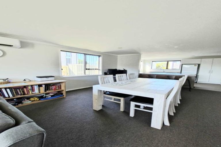Photo of property in 29 Discovery Place, Marfell, New Plymouth, 4310