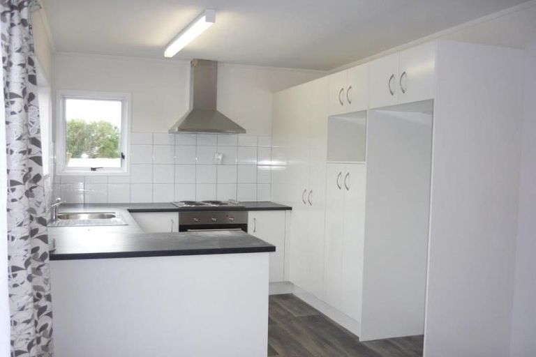 Photo of property in 4 Aden Place, Clendon Park, Auckland, 2103