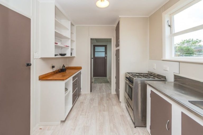 Photo of property in 35 Matipo Street, Castlecliff, Whanganui, 4501