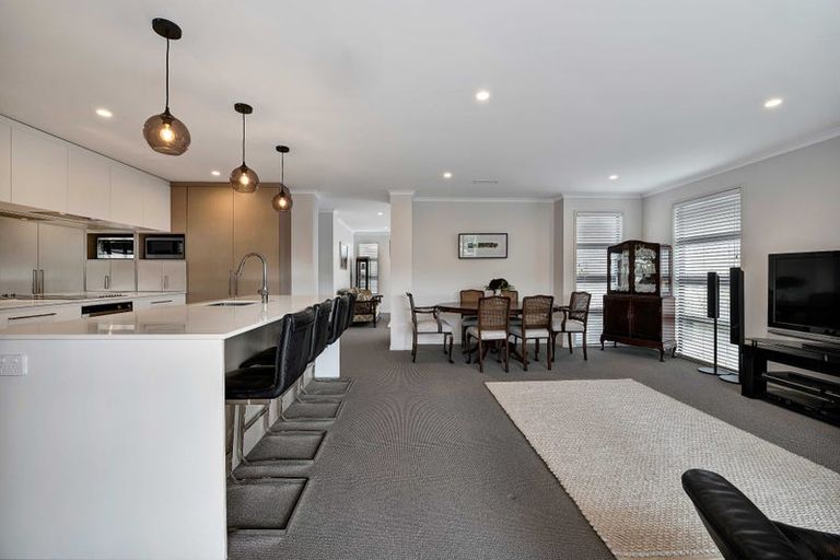 Photo of property in 425 Mangorei Road, Highlands Park, New Plymouth, 4312