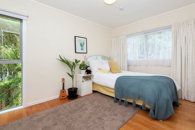 Photo of property in 44 Colmar Road, Mellons Bay, Auckland, 2014