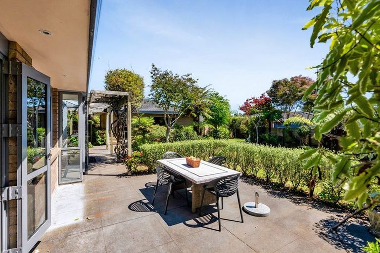 Photo of property in 3e Kinross Drive, Merrilands, New Plymouth, 4312