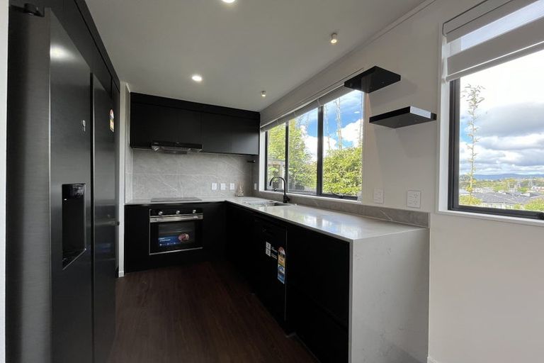 Photo of property in 30 Benchmark Drive, Massey, Auckland, 0614