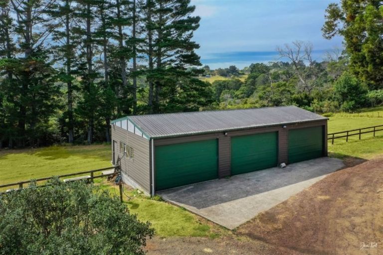 Photo of property in 12 Coulter Road, Swanson, Auckland, 0614