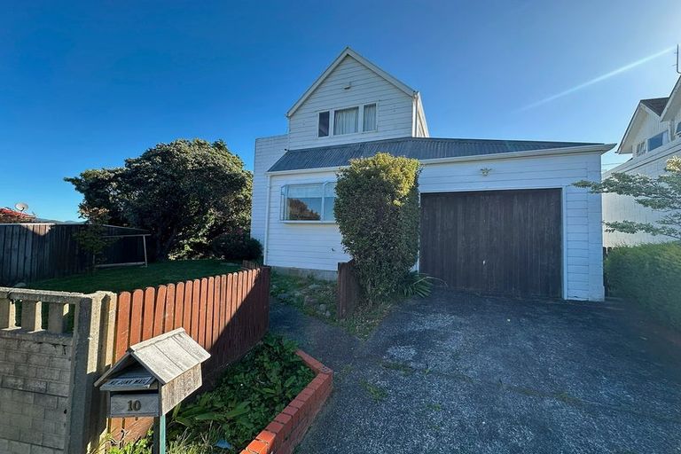 Photo of property in 10 Lone Tree Grove, Kelson, Lower Hutt, 5010