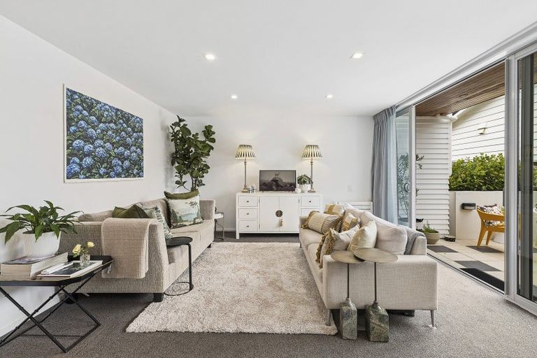 Photo of property in 32 Mantell Street, Seatoun, Wellington, 6022