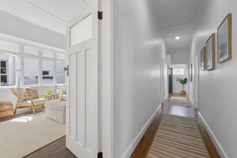 Photo of property in 72 Barrett Street, Westown, New Plymouth, 4310