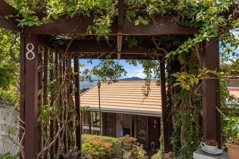Photo of property in 8 Shearwater Rise, Rothesay Bay, Auckland, 0630