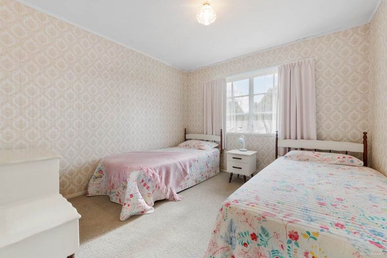 Photo of property in 10 Mimosa Place, Half Moon Bay, Auckland, 2012