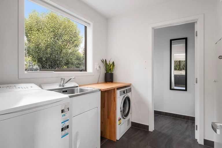 Photo of property in 9b Kaputone Place, Belfast, Christchurch, 8051