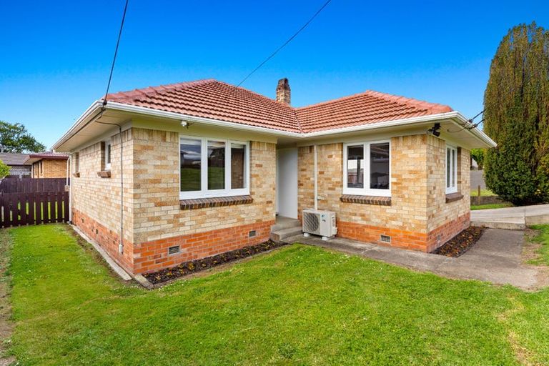 Photo of property in 1/66 Clevedon Road, Papakura, 2110