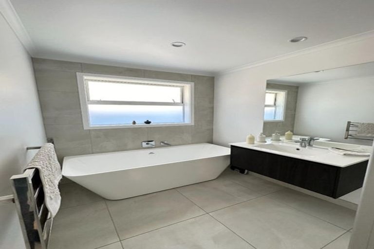 Photo of property in 6 Monaro Place, Papamoa, 3118