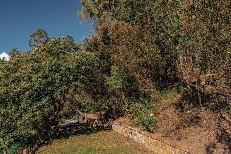 Photo of property in 16 Osmond Lane, Mount Pleasant, Christchurch, 8081