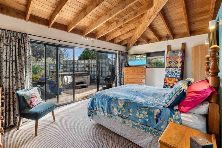 Photo of property in 18 Paetawa Road, Peka Peka, Waikanae, 5391