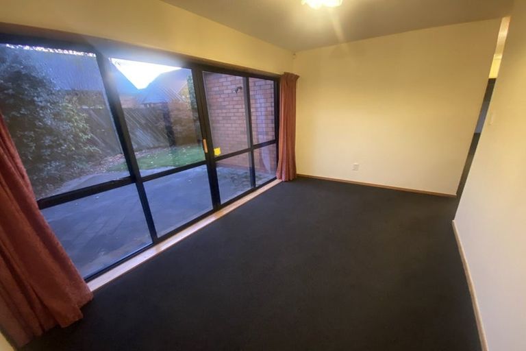 Photo of property in 28b Inglewood Place, Avonhead, Christchurch, 8042
