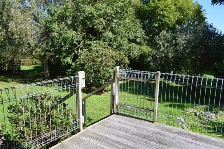 Photo of property in 32 Wi Pere Street, Manakau, 5573