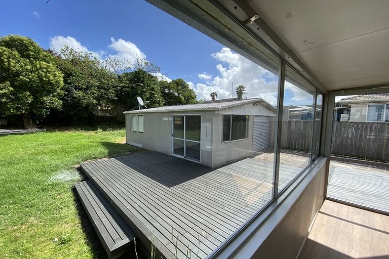 Photo of property in 31 Becker Drive, Weymouth, Auckland, 2103