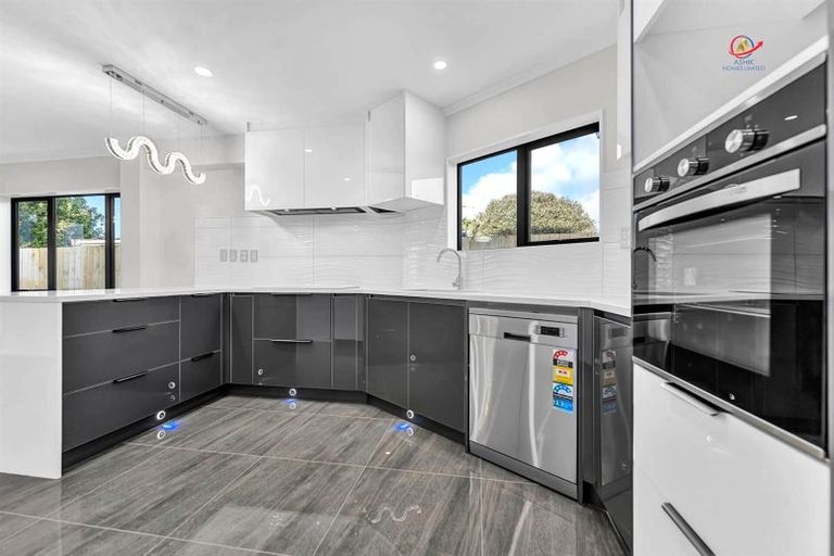 Photo of property in 15 Mckean Avenue, Manurewa, Auckland, 2102