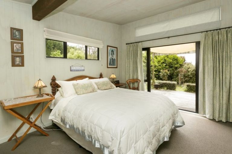 Photo of property in 50 Highland Drive, Acacia Bay, Taupo, 3385