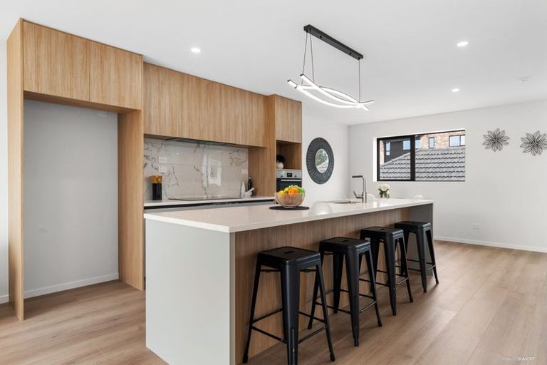 Photo of property in 53a Taikata Road, Te Atatu Peninsula, Auckland, 0610