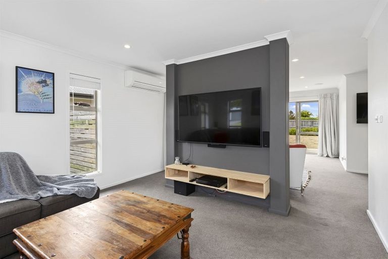 Photo of property in 14 Jacqueline Drive, West Melton, 7618