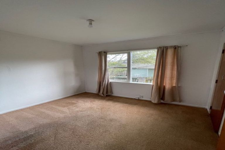 Photo of property in 36 Woodside Avenue, Northcote, Auckland, 0627