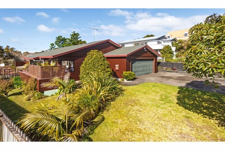 Photo of property in 9 Dobell Road, Stanmore Bay, Whangaparaoa, 0932