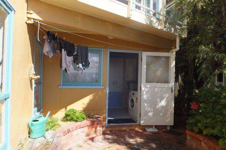 Photo of property in 15 Thane Road, Roseneath, Wellington, 6011