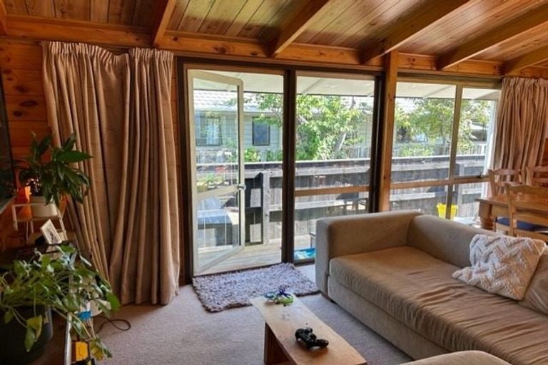 Photo of property in 194 Te Moana Road, Waikanae, 5036