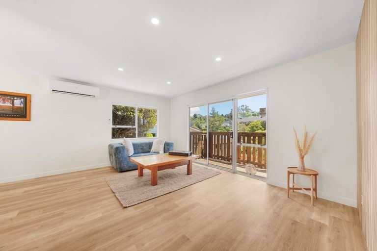 Photo of property in 2/22 Sandiacre Way, Browns Bay, Auckland, 0630