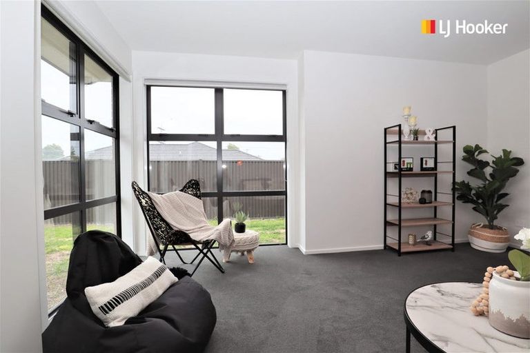 Photo of property in 5 North Foreland Street, Waihola, Milton, 9073