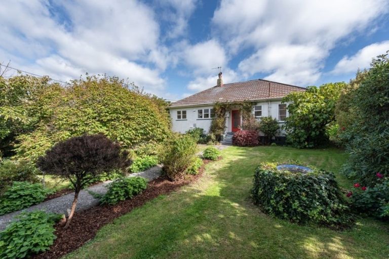 Photo of property in 15 Sunshine Avenue, Karori, Wellington, 6012