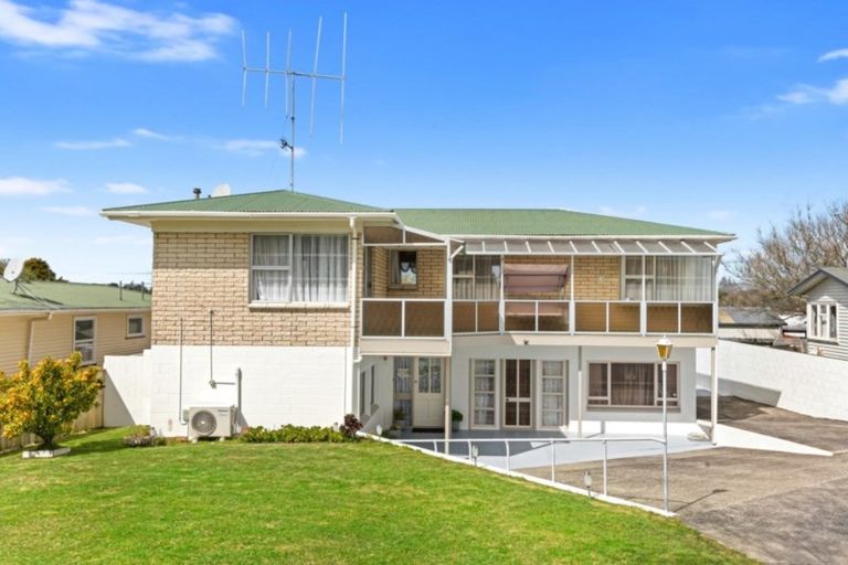 Photo of property in 15 Priscilla Crescent, Melville, Hamilton, 3206