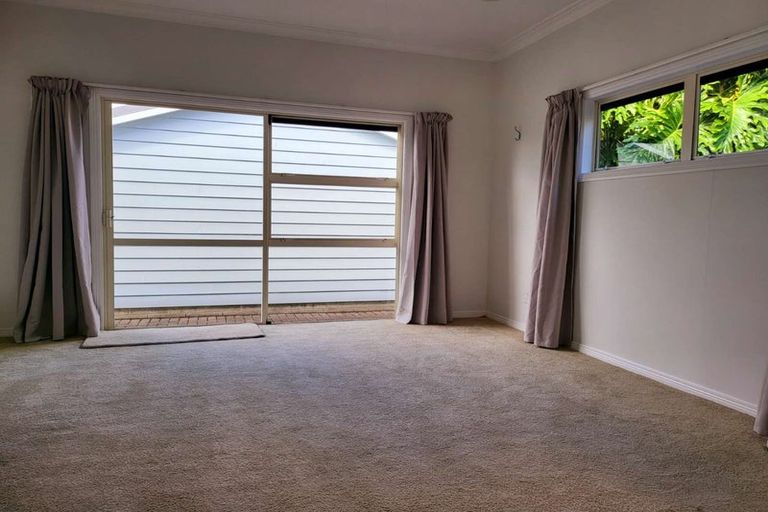 Photo of property in 88 Brian Crescent, Stanmore Bay, Whangaparaoa, 0932