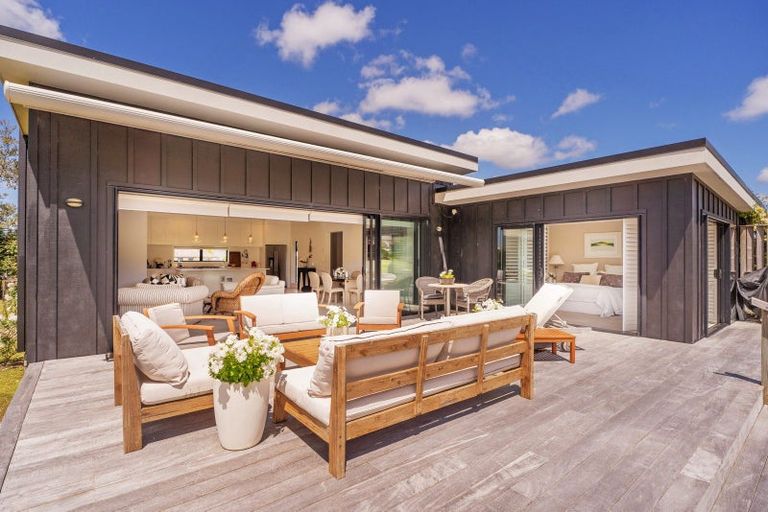 Photo of property in 111 Benjamin Place, Matarangi, Whitianga, 3592