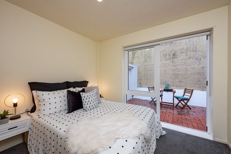 Photo of property in Pirie Street Townhouses, 28/35 Pirie Street, Mount Victoria, Wellington, 6011