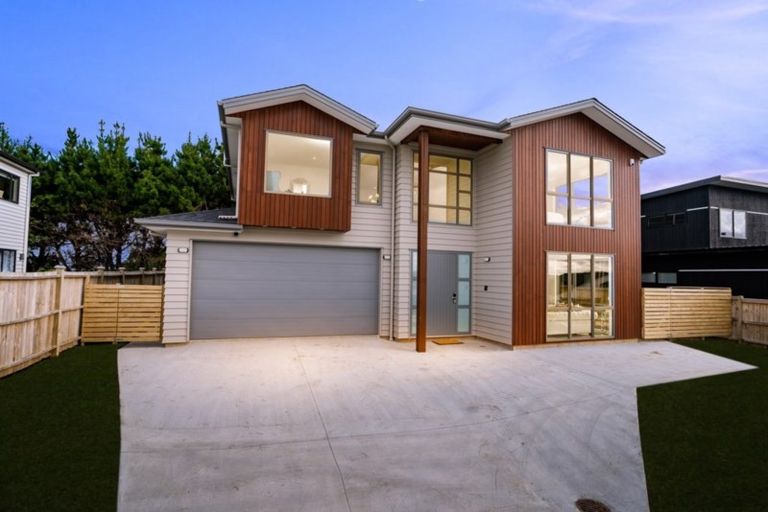 Photo of property in 36 Resolution Drive, Gulf Harbour, Whangaparaoa, 0930